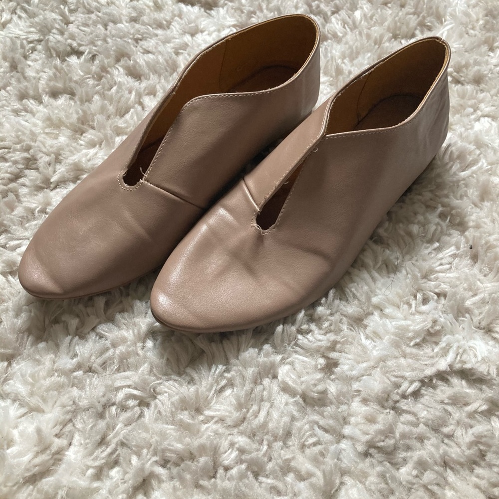 Cream shoes.